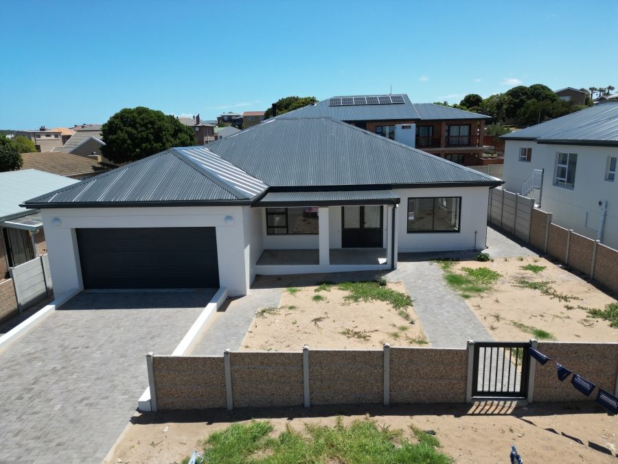 3 Bedroom Property for Sale in Stilbaai Wes Western Cape